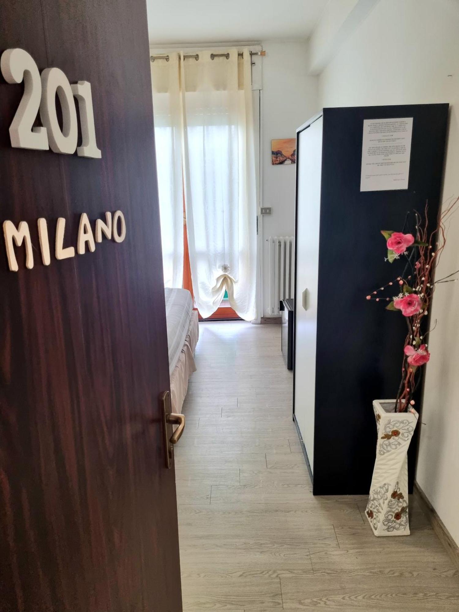 B&B Italo House Опера Екстер'єр фото
