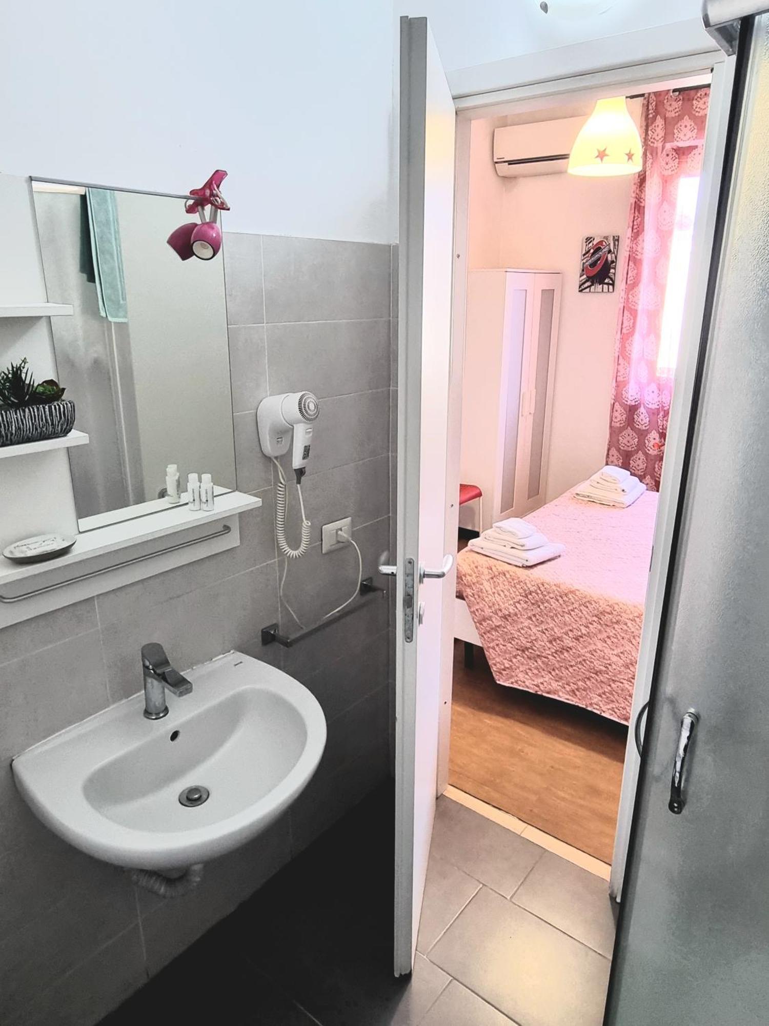 B&B Italo House Опера Номер фото