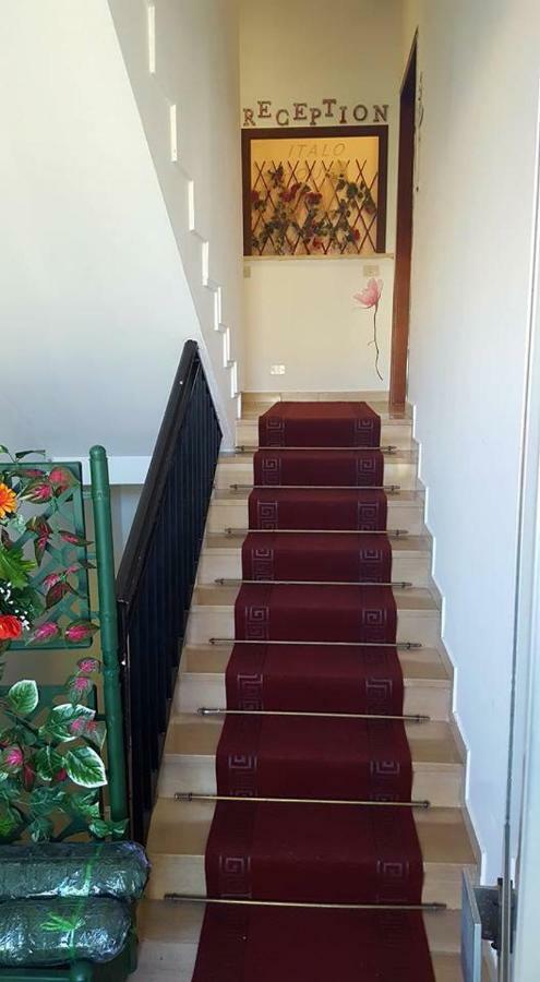 B&B Italo House Опера Екстер'єр фото